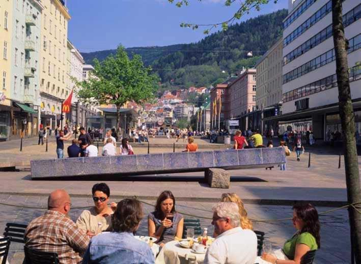 Apartment Prime Location Amazing King Bed Colorful Oasis Bergen